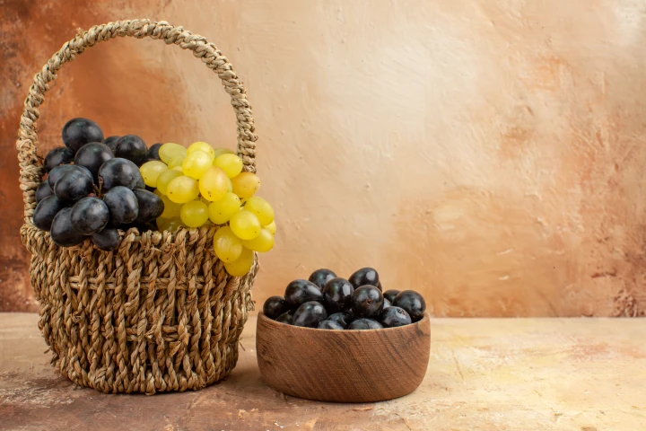 Yellow and black grapes